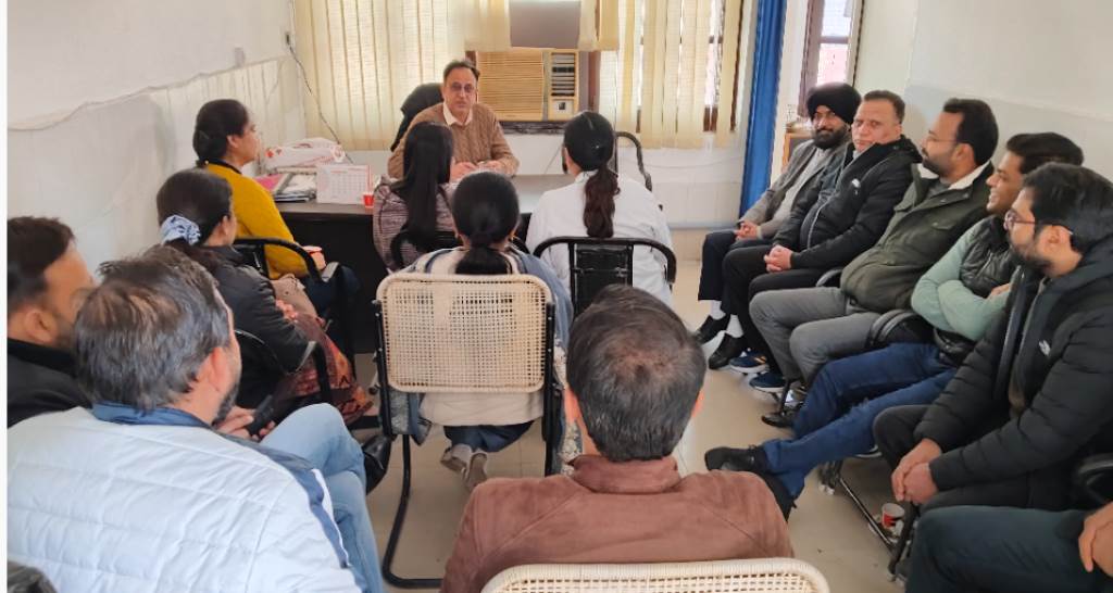 डेंटल हेल्थ अधिकारियों की समीक्षा बैठक आयोजित।